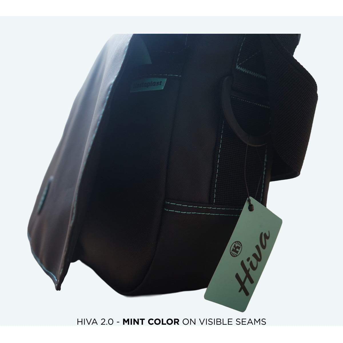 Hiva Messenger Bag
